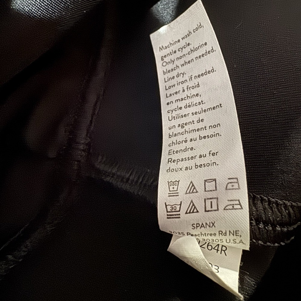 Spanx Crop Leggings Black Women's Size L Measures 30" x‎ 26" Stretch Slimming - Picture 6 of 6